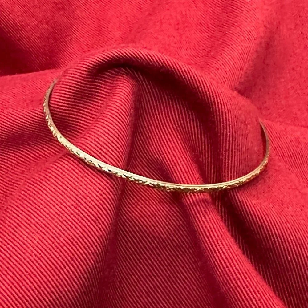 Elegant Gold-Tone Textured Bangle Bracelet - Women
